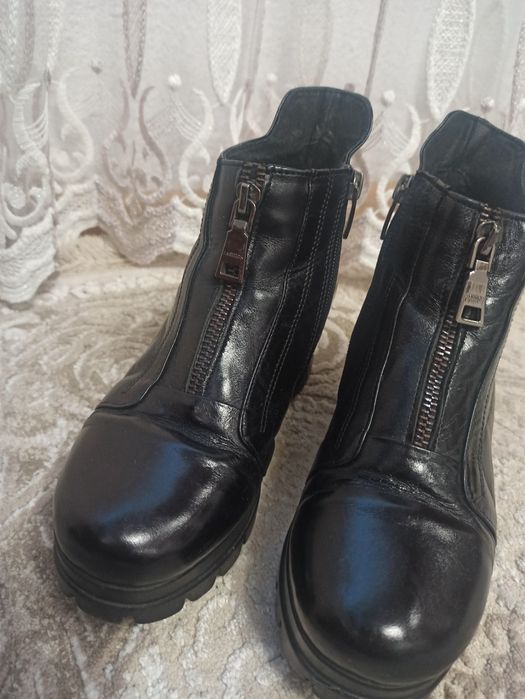 Жіночі черевики демі