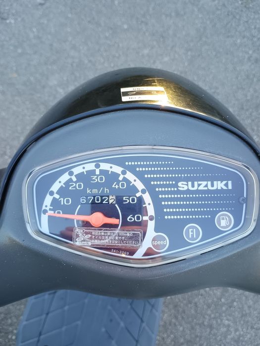 Скутер Suzuki lets 4