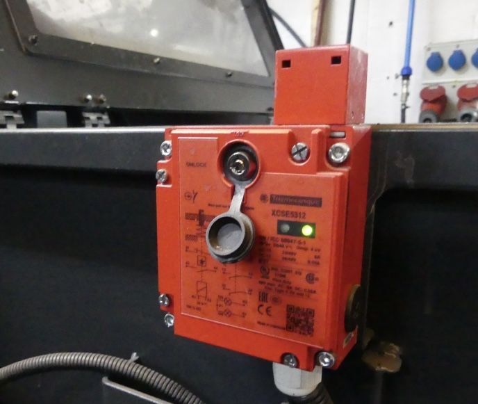 прес для утилізації стружки Eidos Works Super Compact EVTM-55-L,