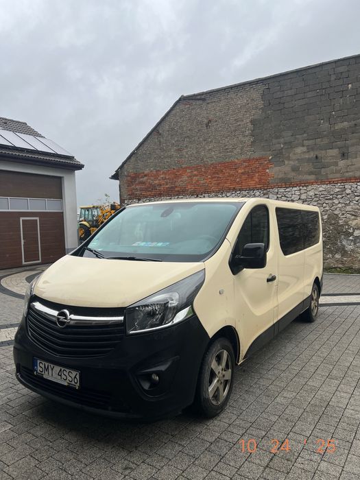 Opel vivaro long 9 osoobowe