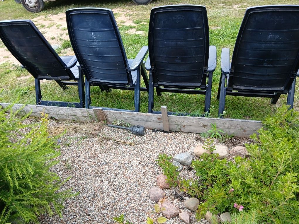 Krzesla plastikowe skladane