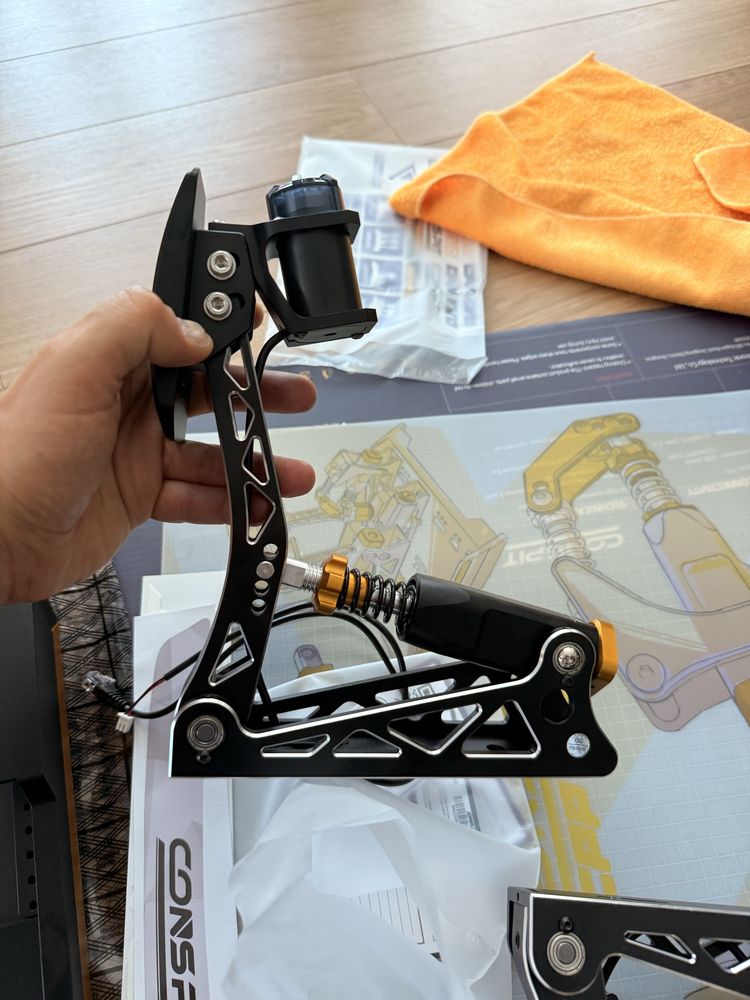 Simracing pedais hidráulicos Conspit CPP EVO 2 em excelente