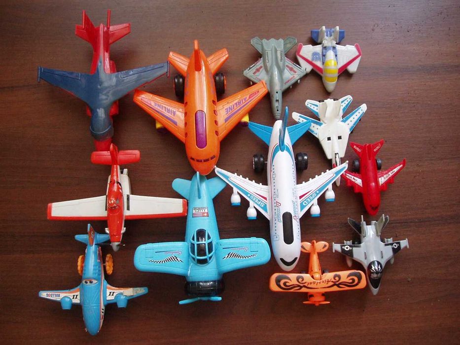 Доброго дня! Продаю літачки