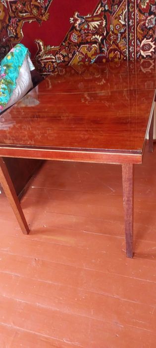 стіл розкладний полірований