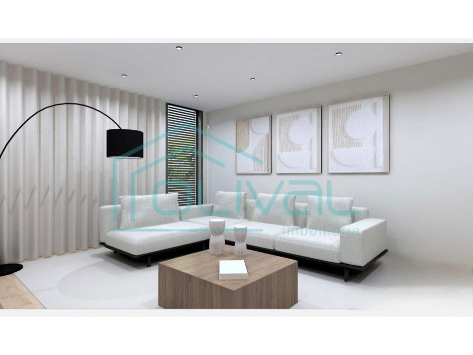 Moradia em construção Porto Alto