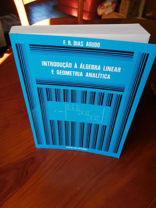 Introdução à Álgebra Linear e Geometria Analítica
