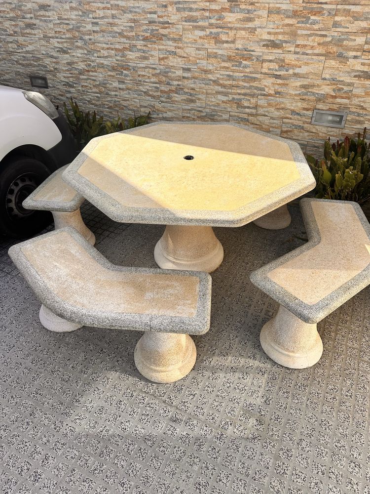 Mesa de jardim e pedra 8 pessoas
