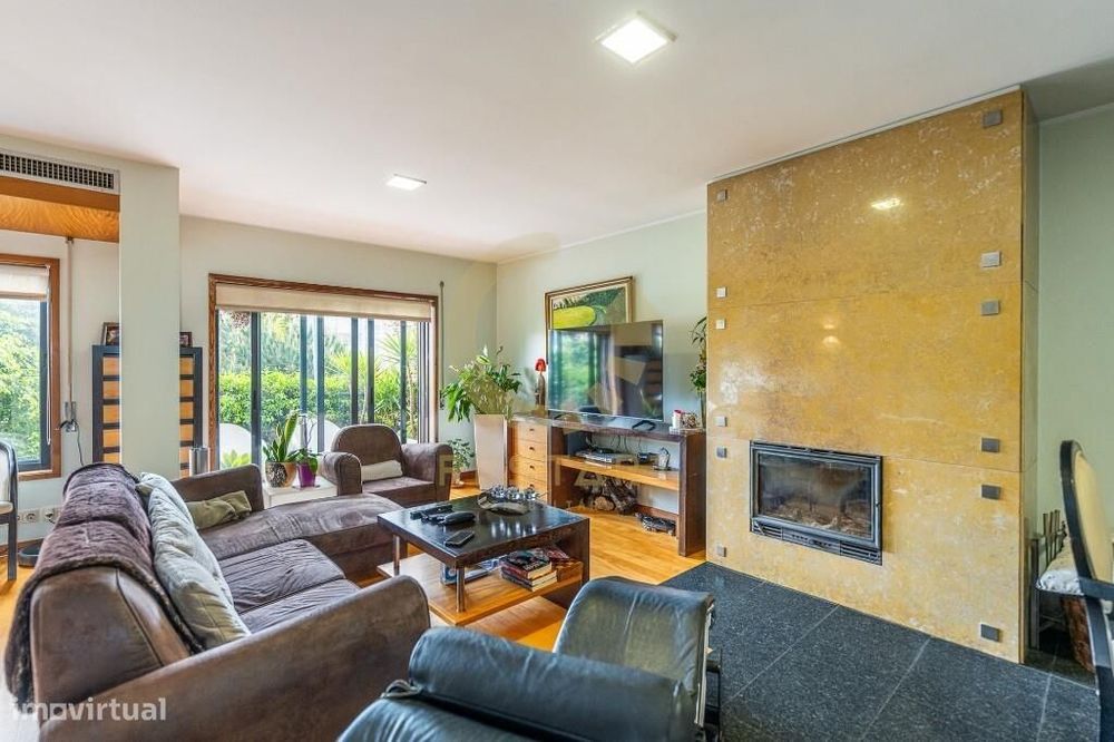 Moradia T3+1 - em banda em Canidelo-Afurada