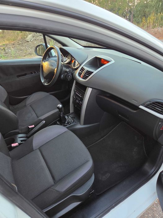Peugeot 207 1.6HDI 99G