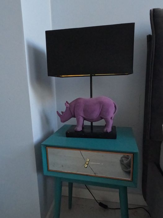 Sprzedam 2 eleganckie lampki nocne ( nosorozec)