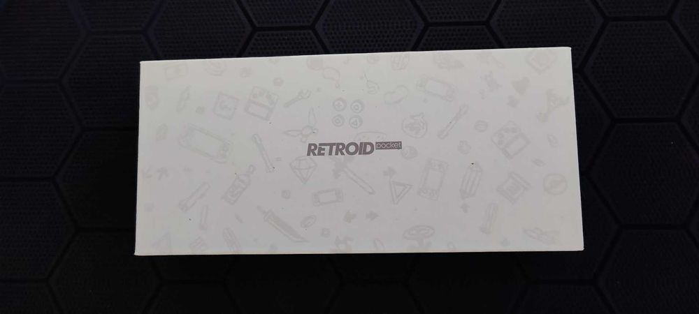 Новая Android приставка Retroid Pocket 5  белая / черная