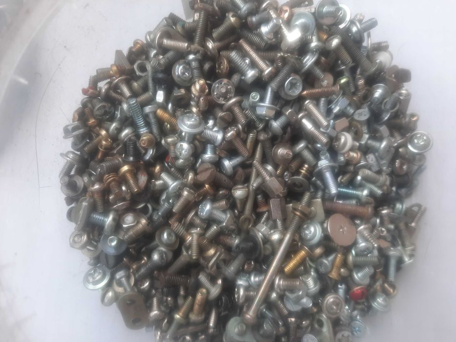 метиз-элементы крепежа,винты,болты гайки,шурупы