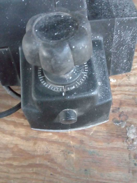Strug elektryczny Black Master 600W 82mm