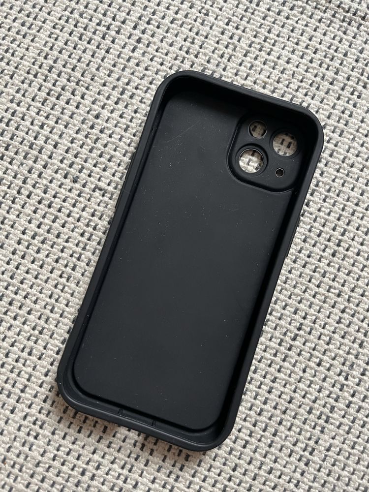 Etui czarne ze słonecznikami  iPhone 13