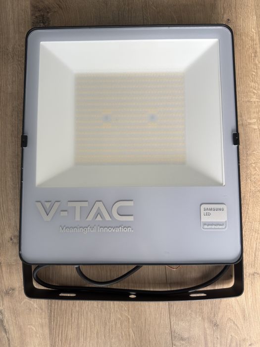 Naświetlacz LED 200W 160lm/W czarny - VT-302