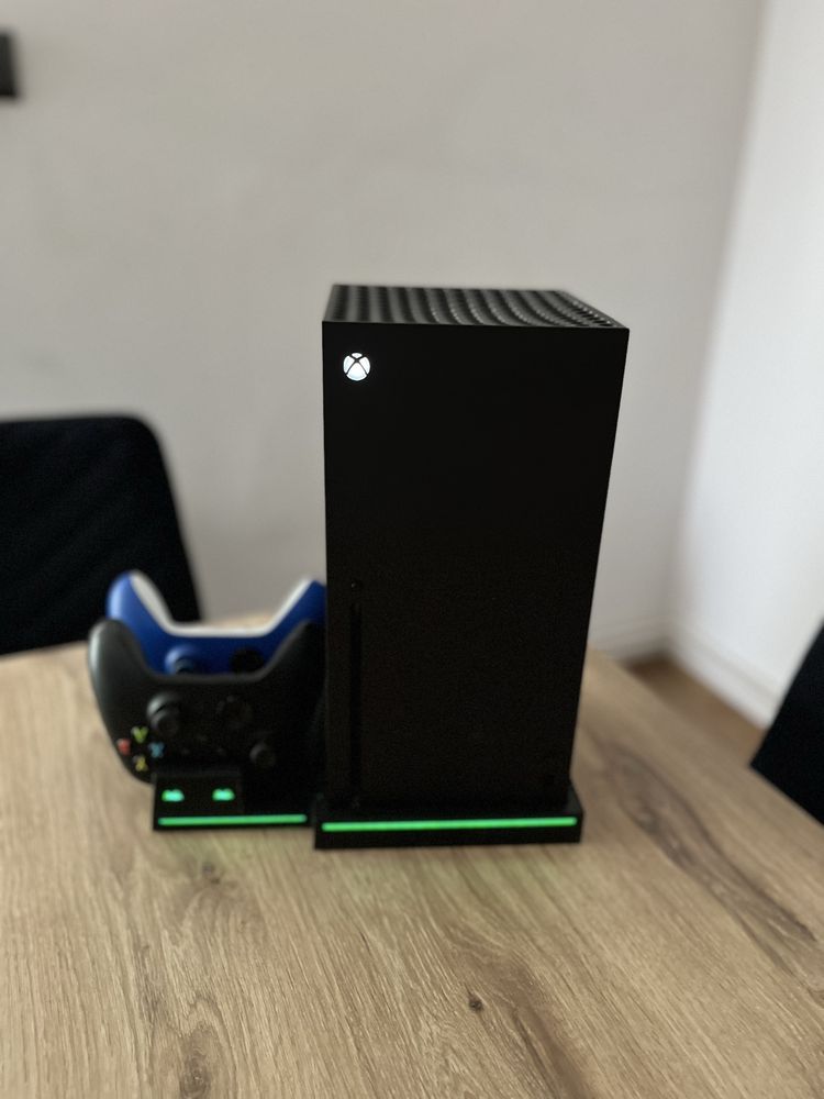 xbox series x 1tb + 2 pady + forza horizon 5