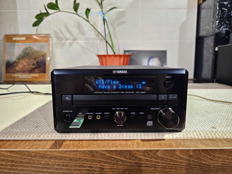 Ресивер Yamaha PianoCraft CRX-E320