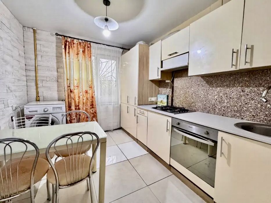 Продам 3к квартиру р-н Образцова