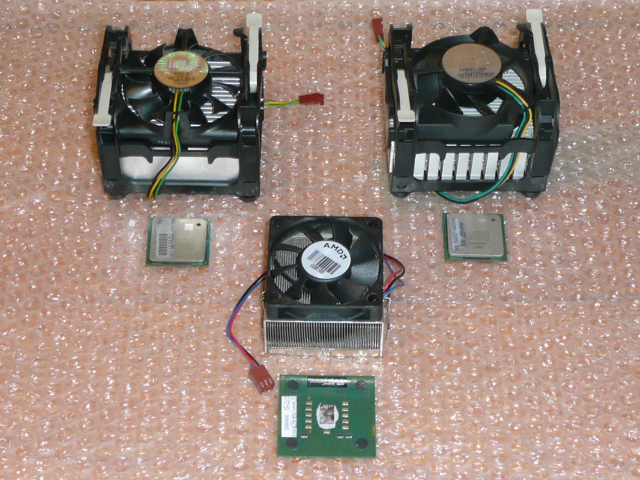 Processadores Intel Pentium 4 - 2.4 Ghz e 2.2 Ghz com dissipadores