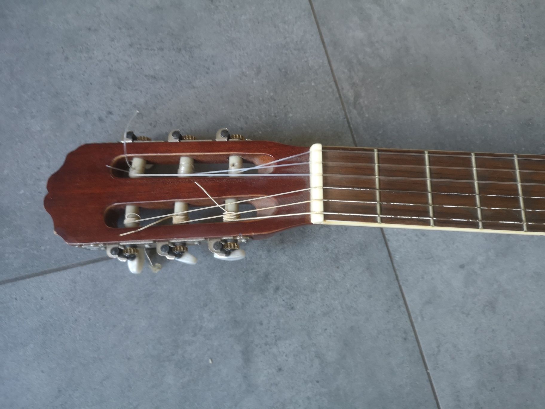 Gitara w dobrym stanie