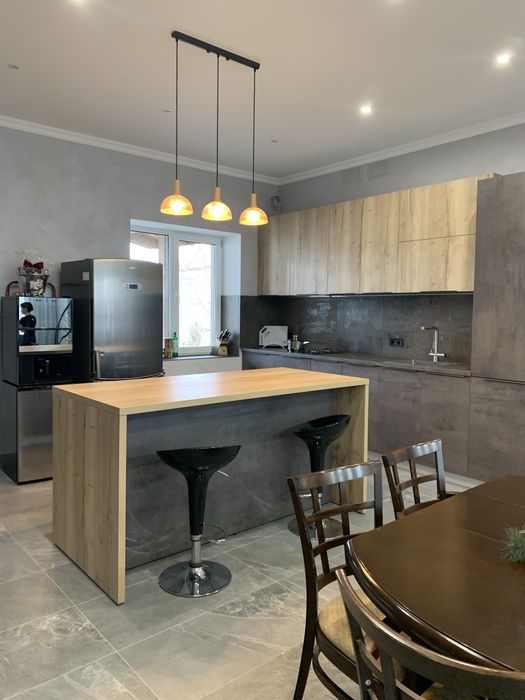 Продам будинок на Правому березі