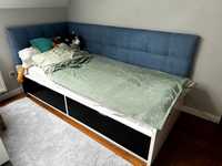 Łóżko pojedyncze z szufladami 90x200 z panelem tapicerowanym