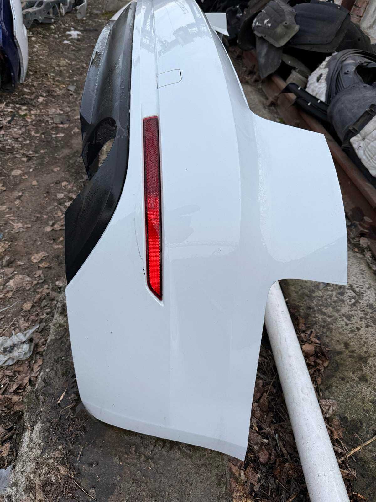 Задній бампер Audi A4 B9 LS9R