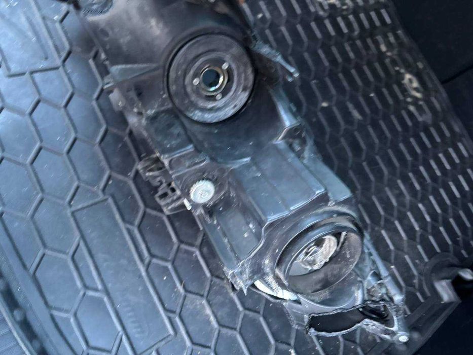 Фари передні, права ліва пошкоджені   Mazda CX-7 2010