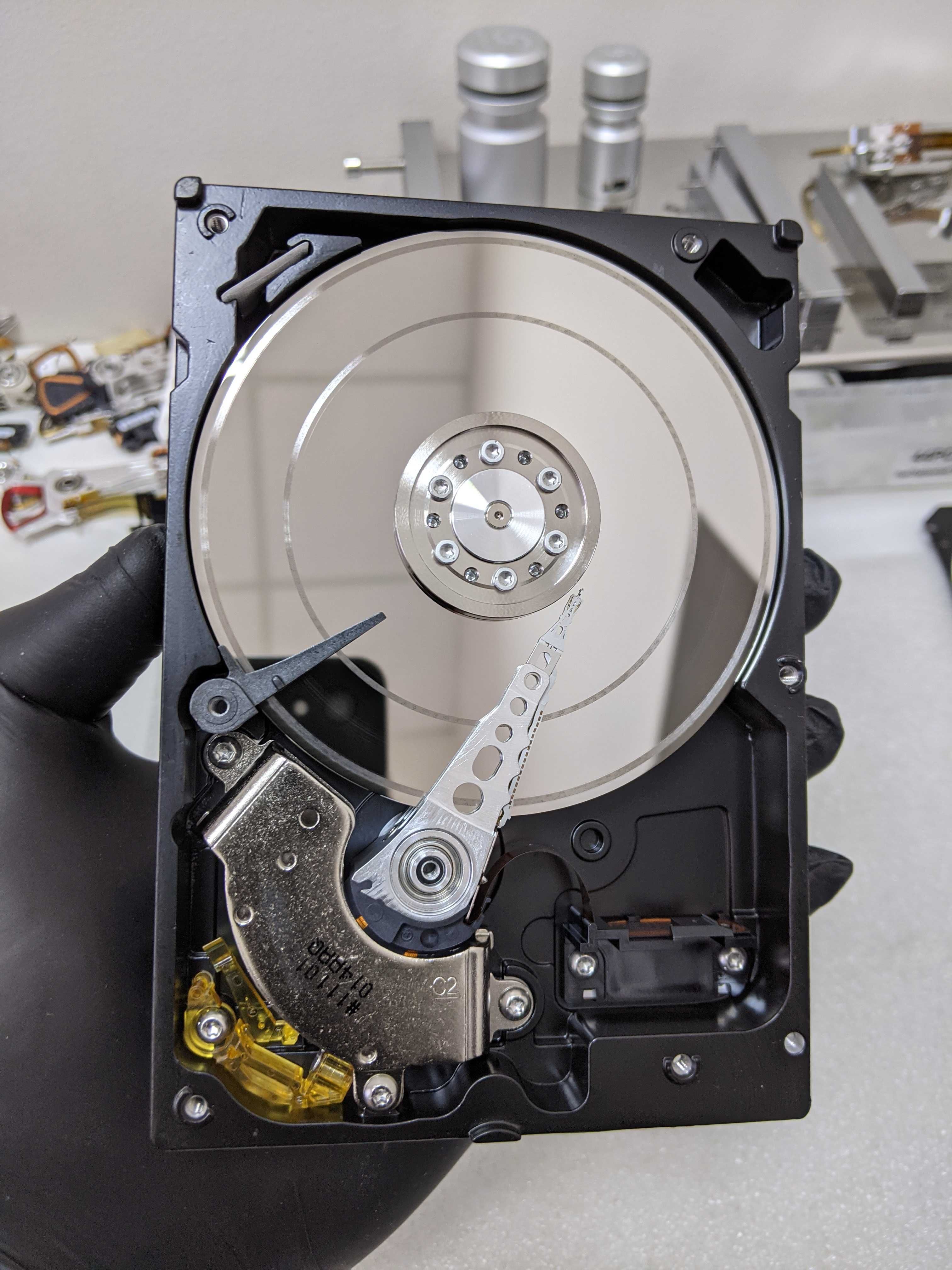 Ремонт HDD, SSD, Flash, восстановление данных с жестких дисков, флешек