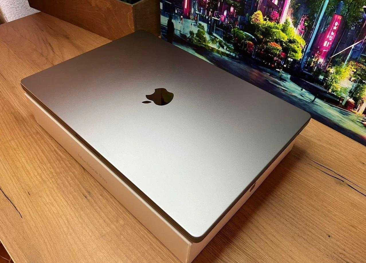 Apple macbook pro 16 m2 32/512GB