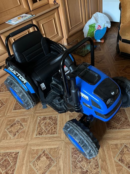 Дитячий трактор електро