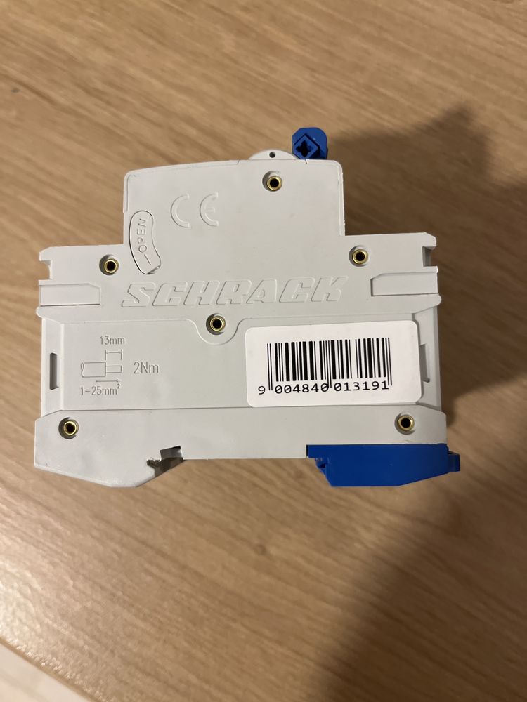 Wylacznik instalacyjny Schrack Amparo