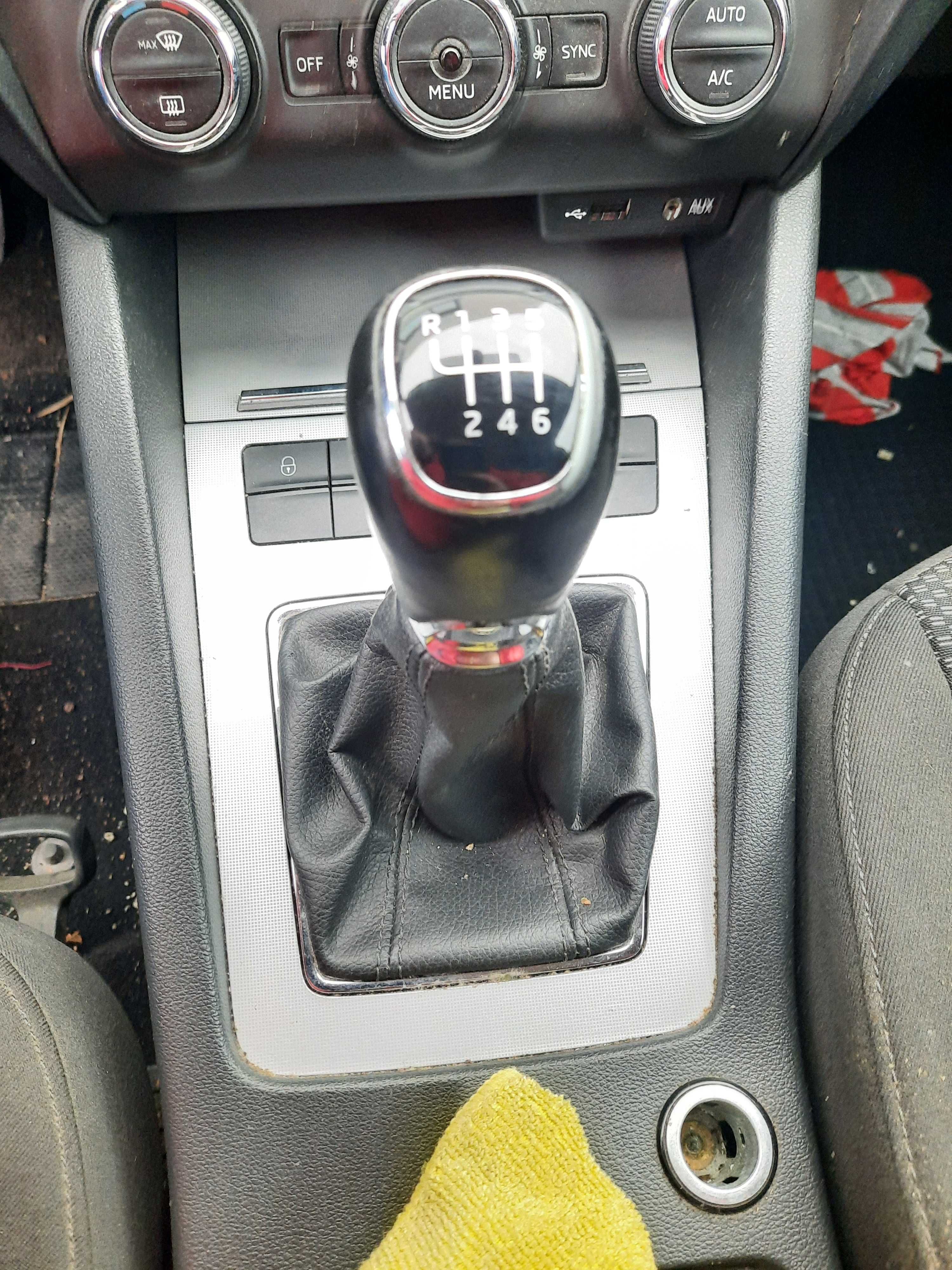 ramka przyciski lewarka 5E1.863.212A Skoda Octavia 3 III