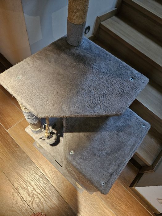 Drapak kota marki Feandrea używany 130 wys