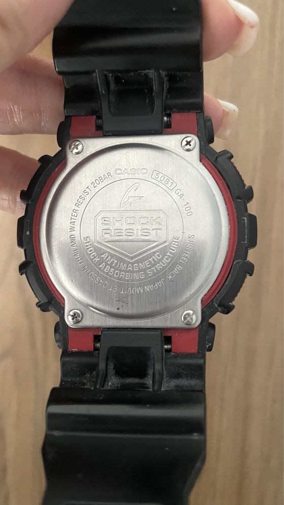 Zegarek G-Shock Casio WR20BAR GA-100-1A4ER  Red Giant