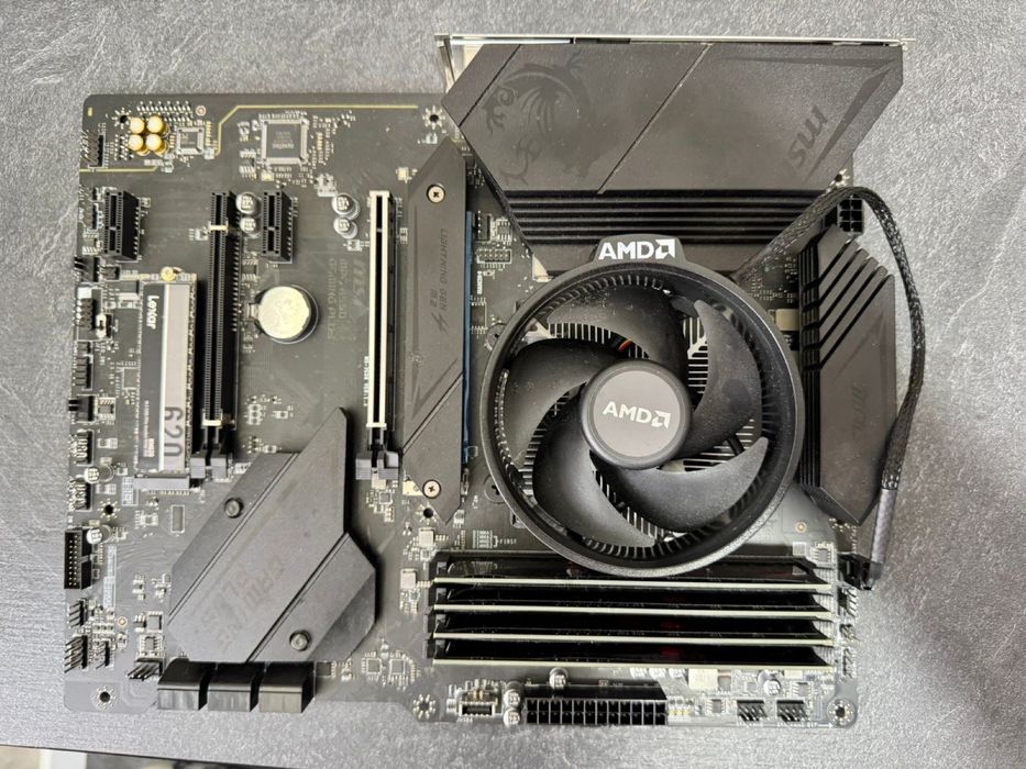 Продам комплект: материнська плата, процесор, оперативна памʼять, SSD