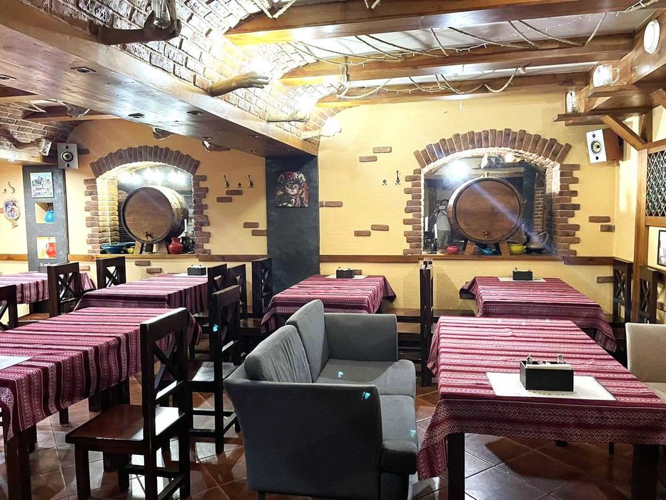 Продаж кафе + тераса на бульварі Вацлава Гавела, 49