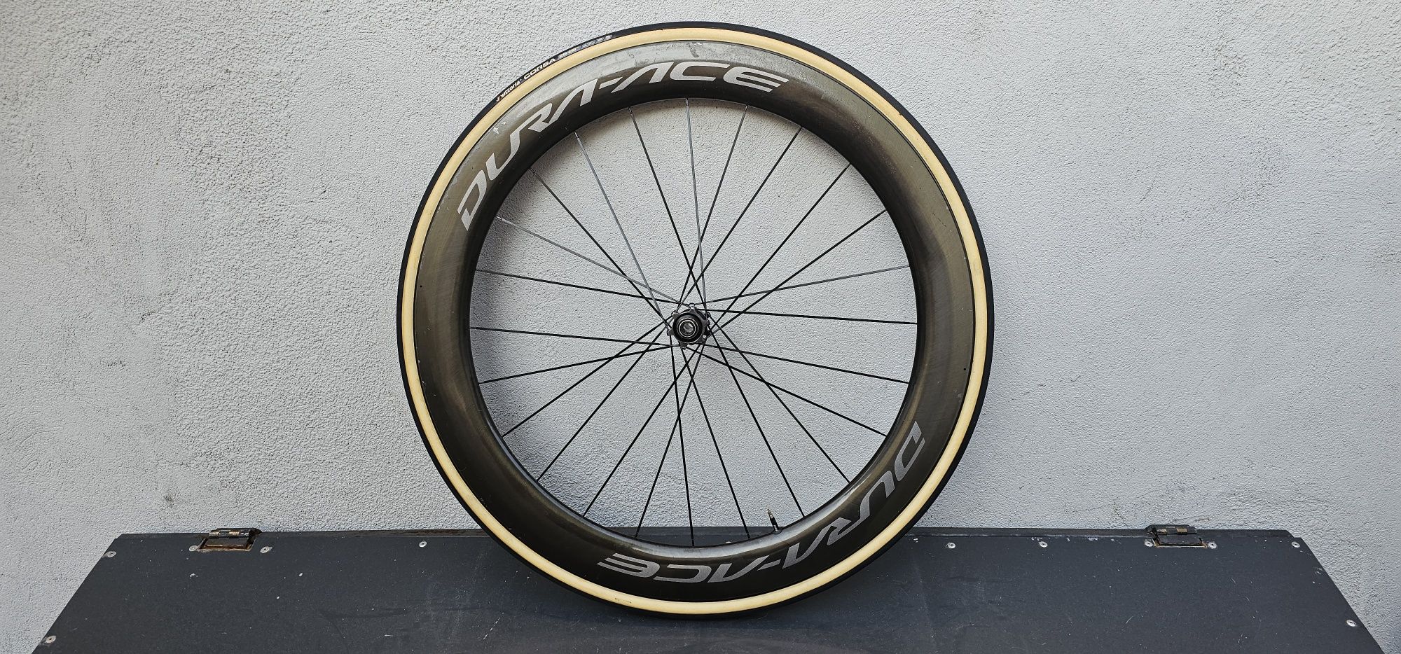 Koło 28" Dura-Ace  WH-R9170.  Carbon, Nowa szytka.