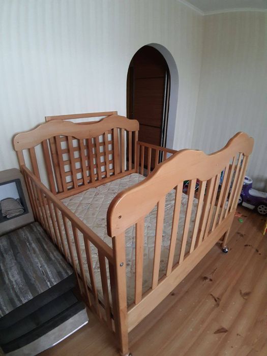 Ліжечко для двійні (на колесах)