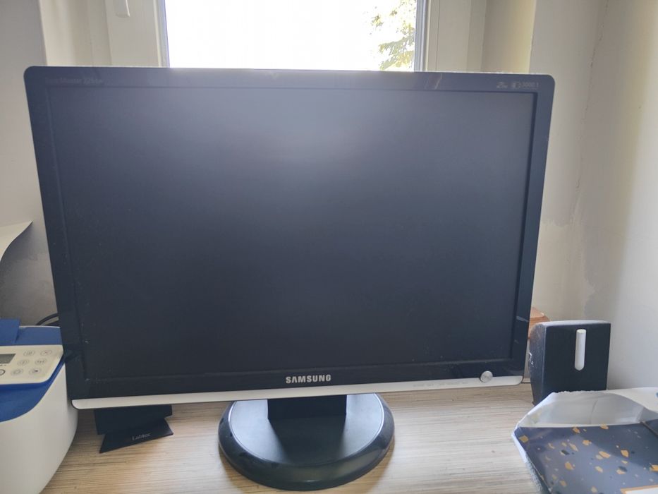 Monitor Samsung + komputer