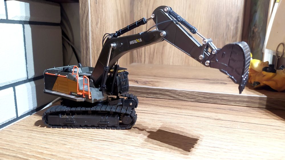 Кар'єрний екскаватор huina toys 1721  (7721)