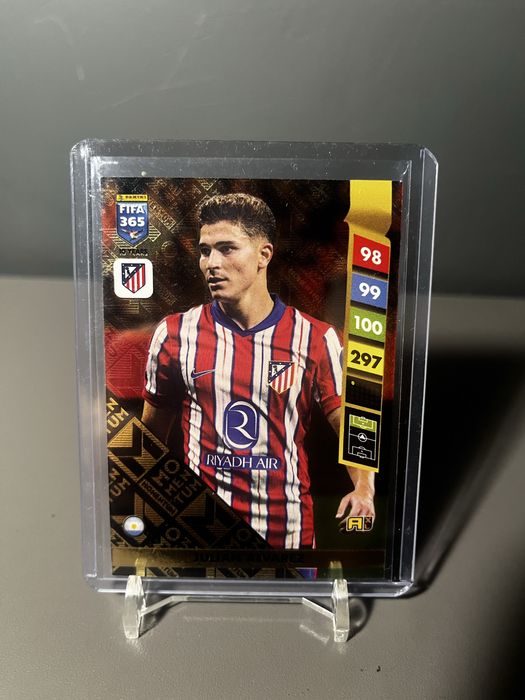 Panini Fifa 365 z 2025 karta julian alvarez momentum