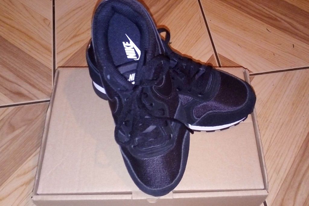 Buty Nike rozmiar 37,5