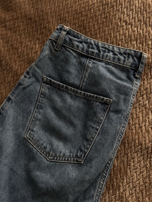 Сині джинси mom з ґудзиками