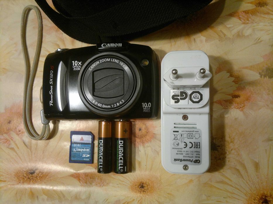 Aparat Canon PowerShot SX120 IS z dodatkami - gotowy do zdjęć