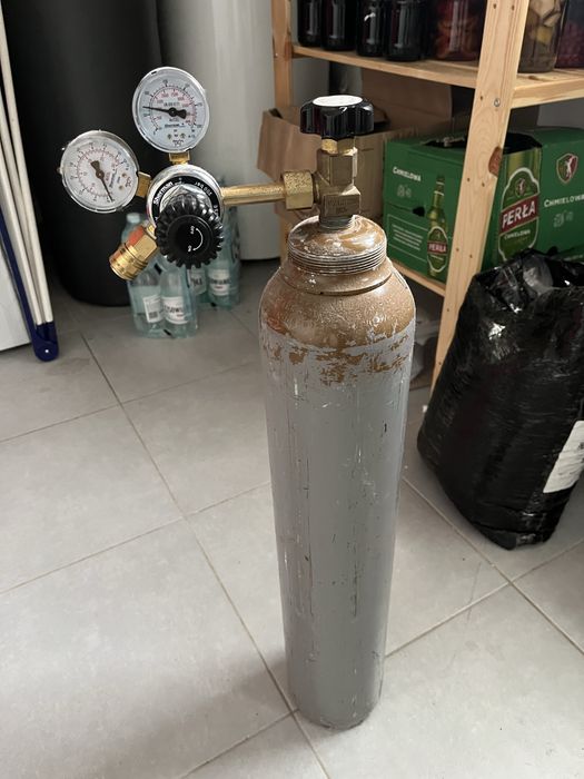 Butla z helem 8l, 3/4 oełna + reduktor