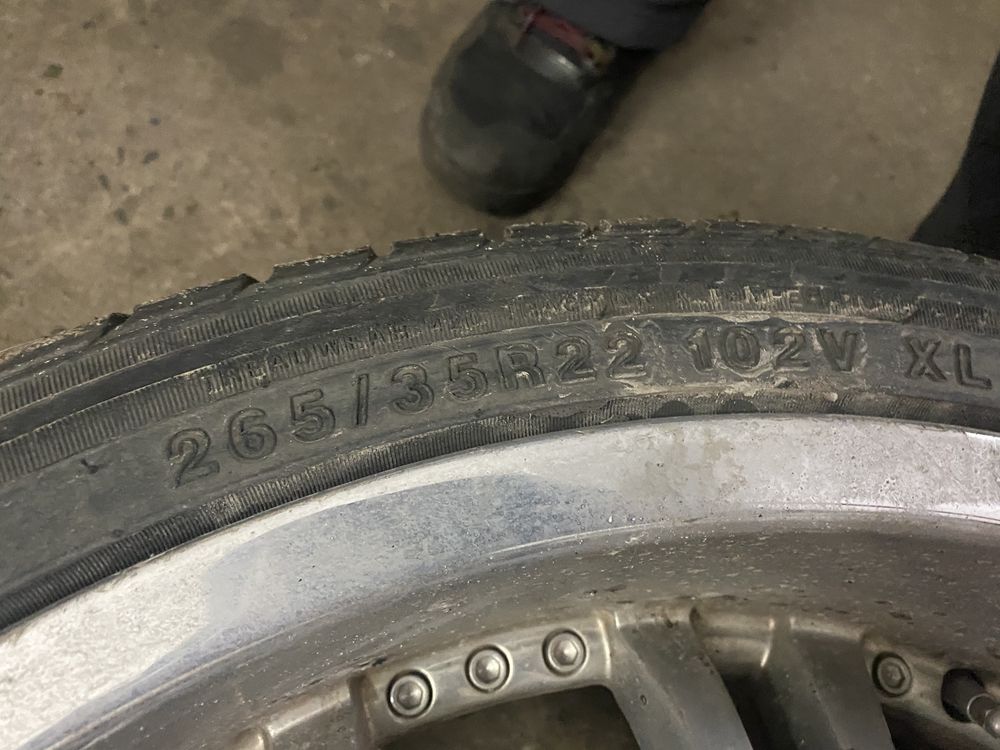 Диски 22 с резиной 265/35 r22