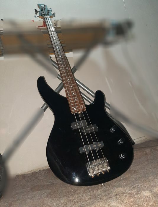 Gitara basowa Yamaha trbx174 trbx 174 plus pokrowiec