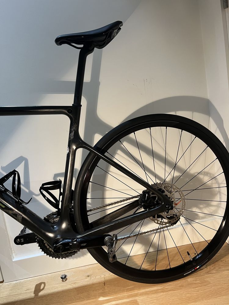 Orbea Orca M30i 2023 Shimano 105 eletronico 12v, disco, rodas Syncros