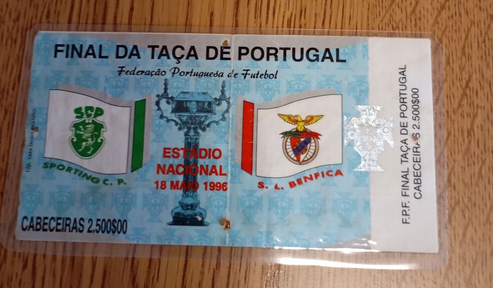 Vários bilhetes de futebol